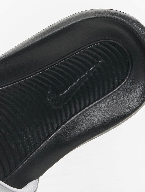 Nike Victori One Sandals Black/Black/Metallic-3