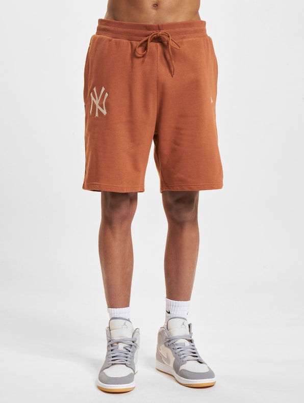 League Essential New York Yankees-2