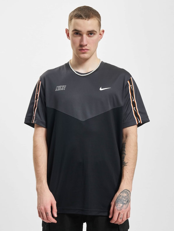 Nike NSW Repeat T-Shirt Black/Smoke-2
