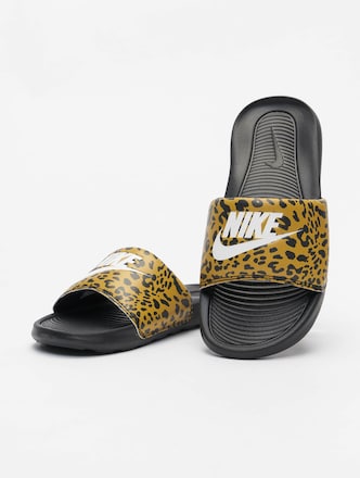 Nike Victori One Slide Print Sneakers