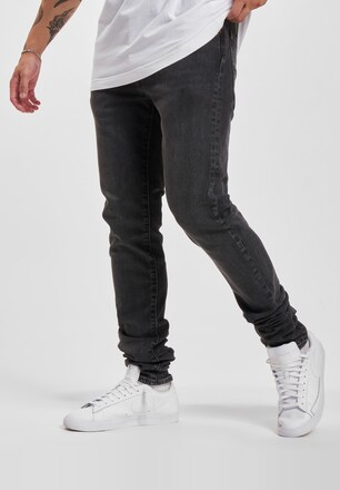 Levis Taper Jeans