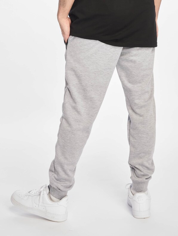 Basic Tech Fleece-1