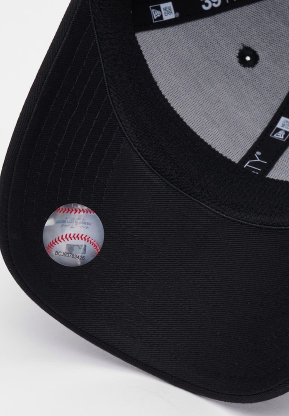 New Era Monochrome 39Thirty New York Yankees Snapback Caps-3