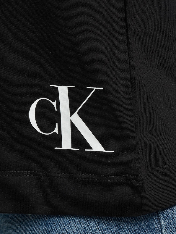 Calvin Klein Boxy Fit T-Shirt-4