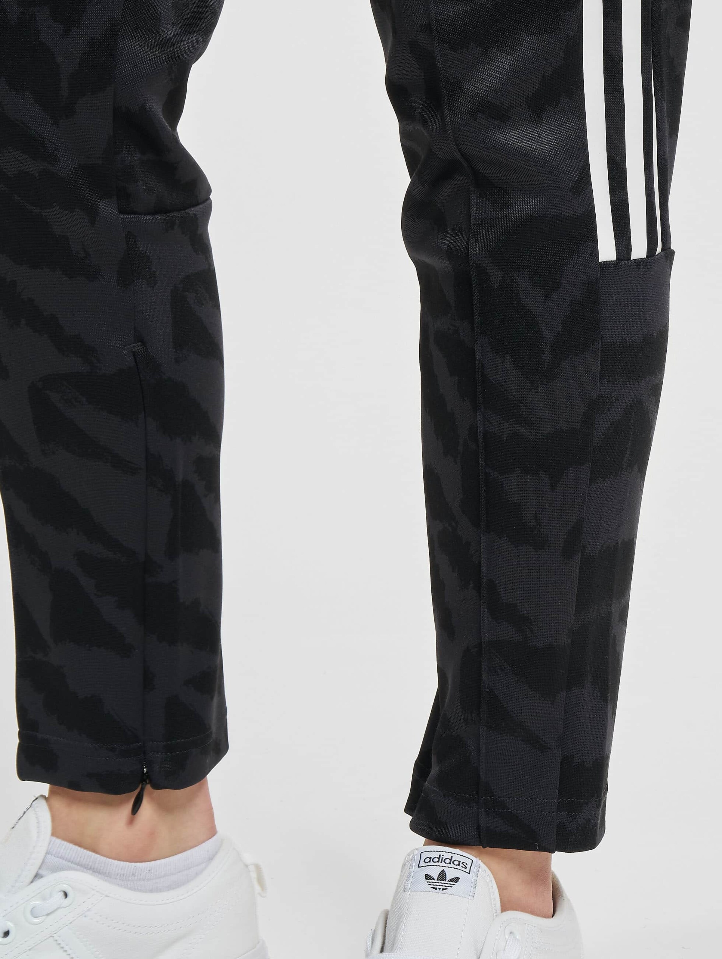 adidas Originals Adidas Originals Tiro Suit Up Lifestyle Sweat Pants DEFSHOP 94643