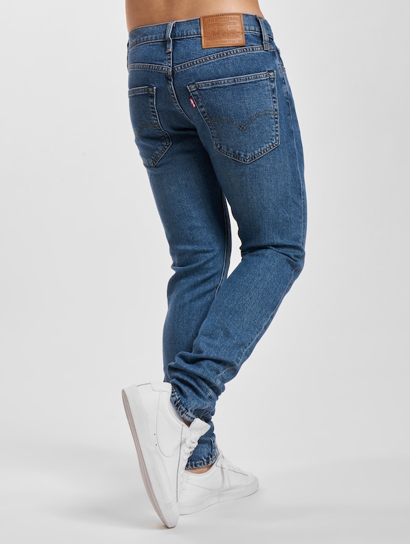 Levis Taper Jeans-1