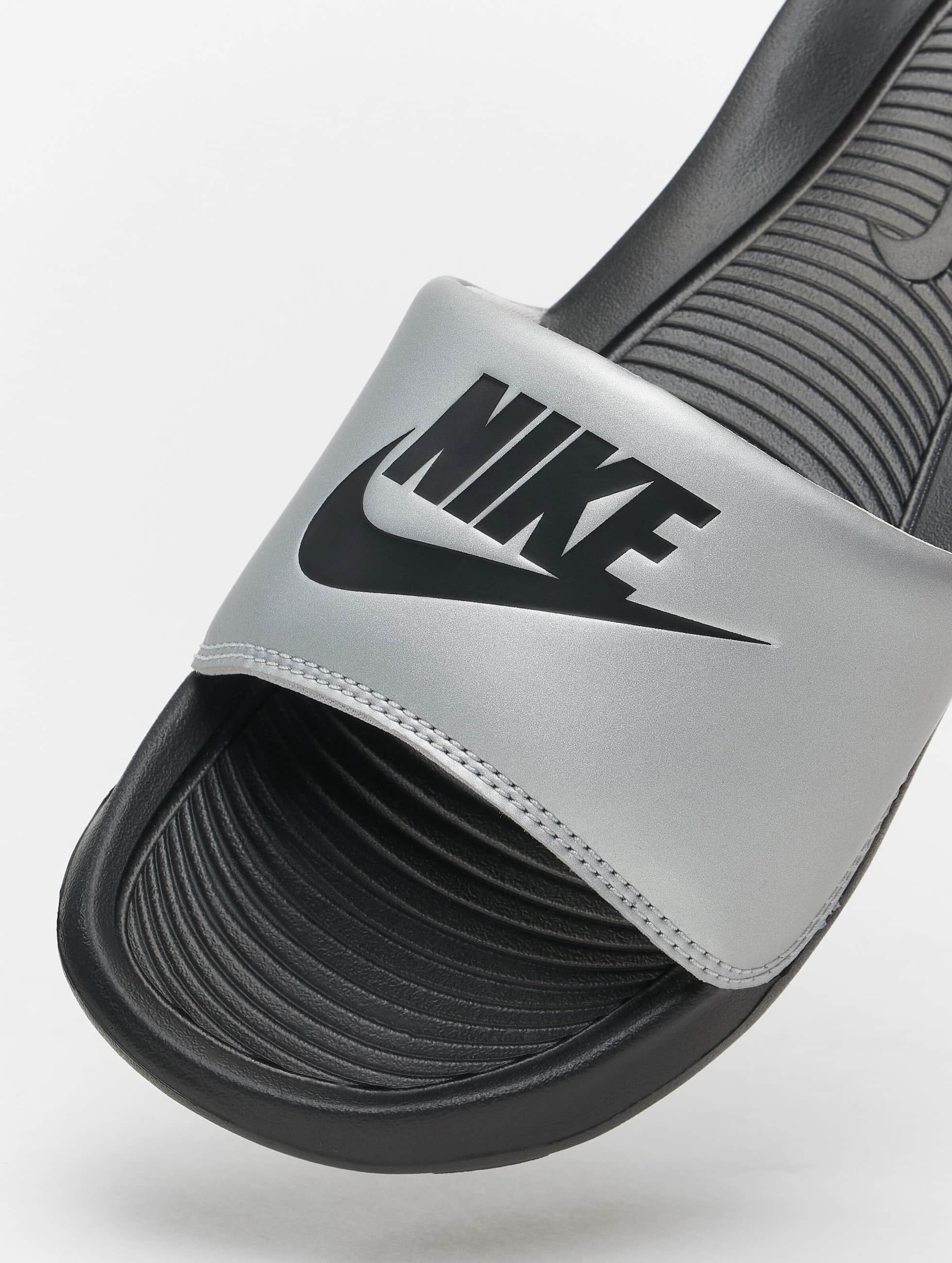 Nike Offcourt Men's Slides. Nike.com