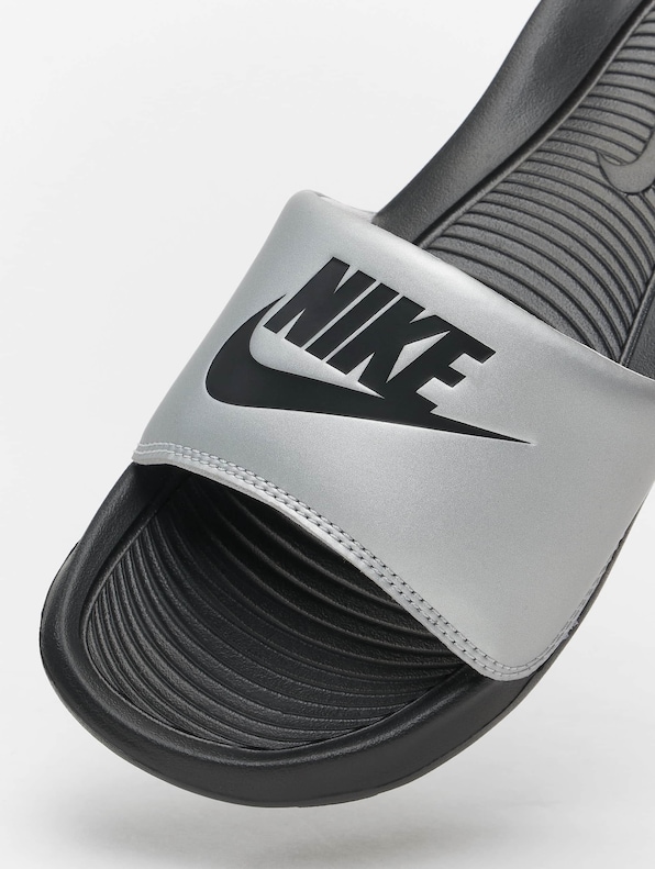 Nike Victori One Sandals Black/Black/Metallic-2