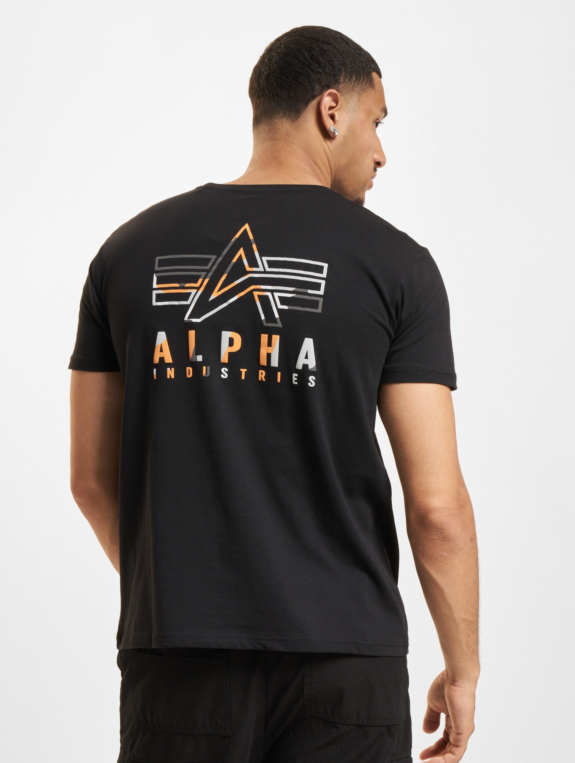 Alpha Industries Camo Logo Puff Print BP T-Shirt op kleur zwart, Maat L