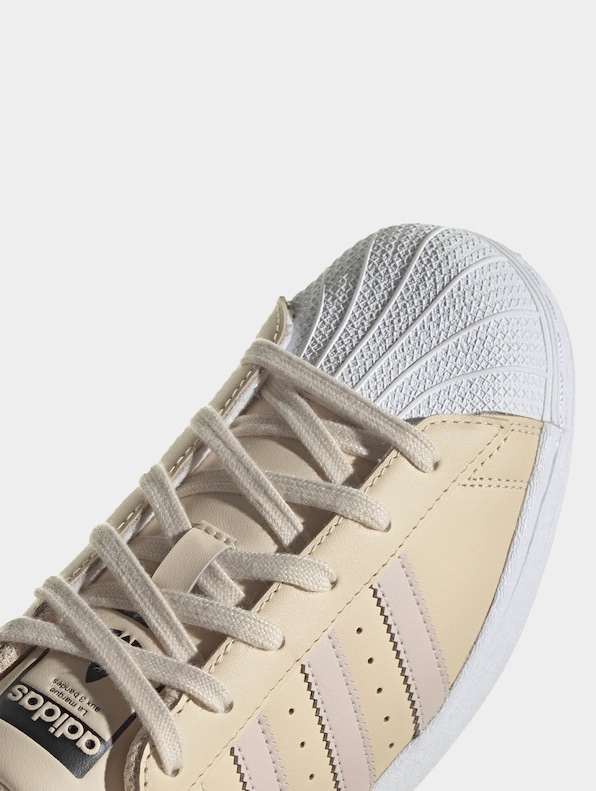 Superstar-6