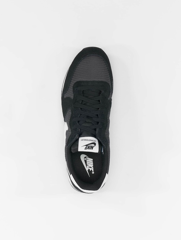 Nike Internationalist Sneakers Black/White/Dk-3