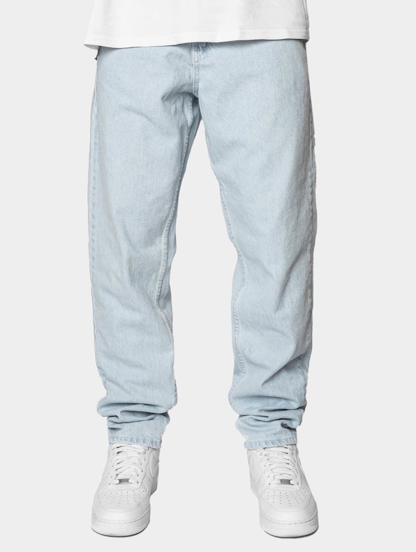 Loose Fit-2