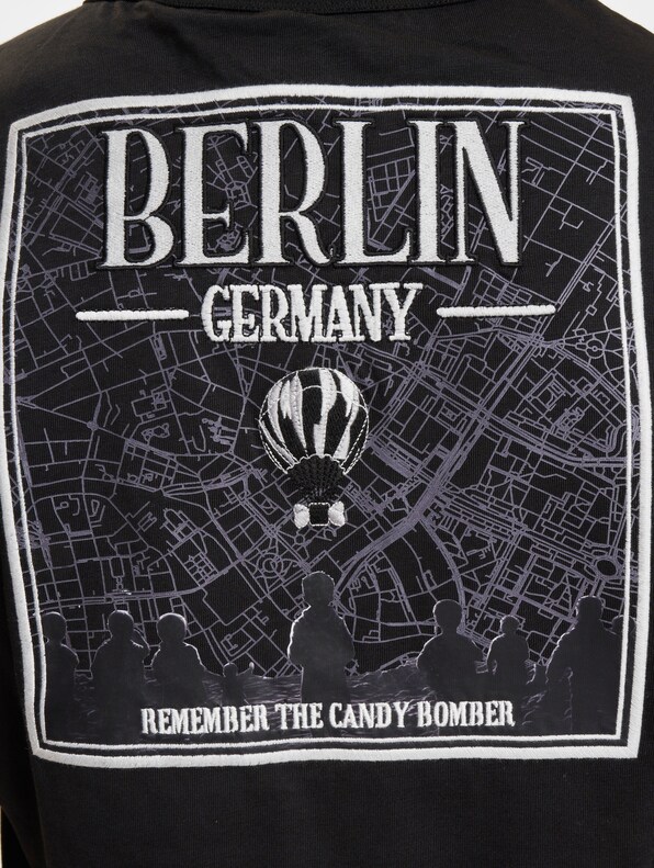  Berlin Candy Bomber BP-4