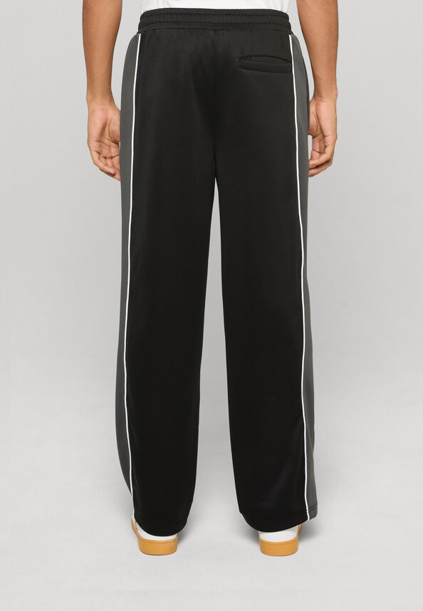 Interlock College Wideleg-1