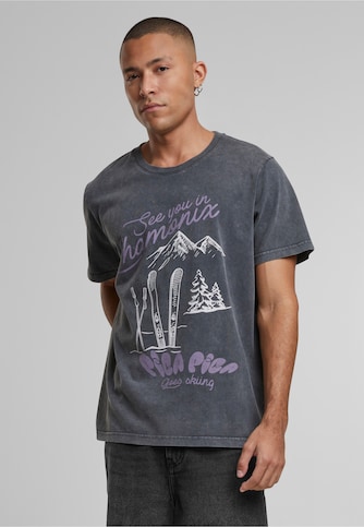 Pica Pica Pica Goes Skiing