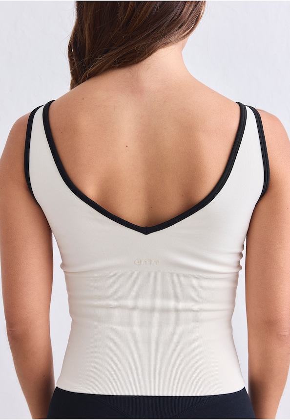 Shape Seamless Deep Cut-1