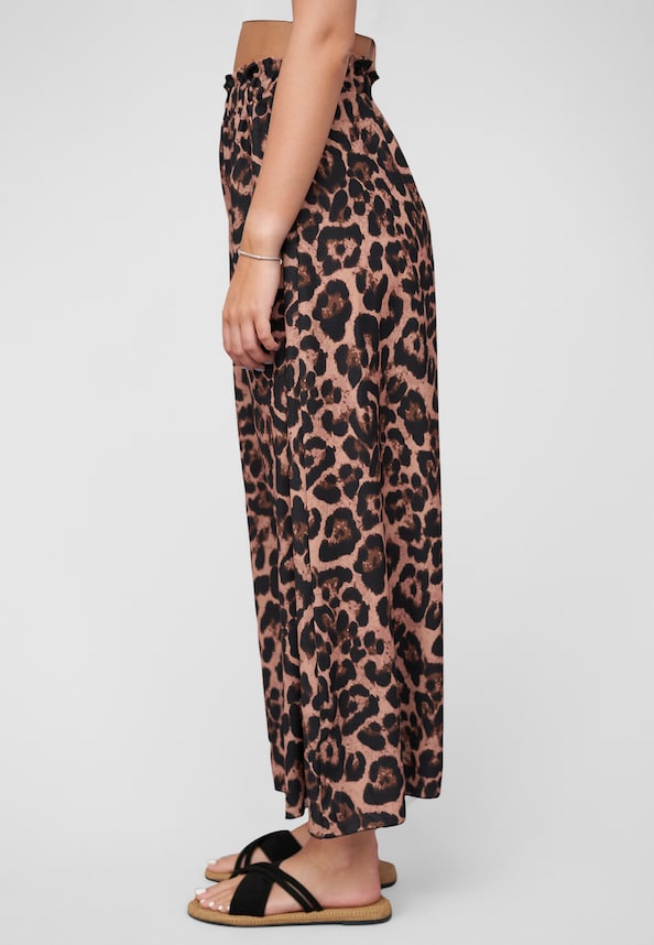 Maxi Skirt with side slit and leo print-2
