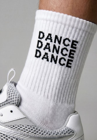 DANCE 