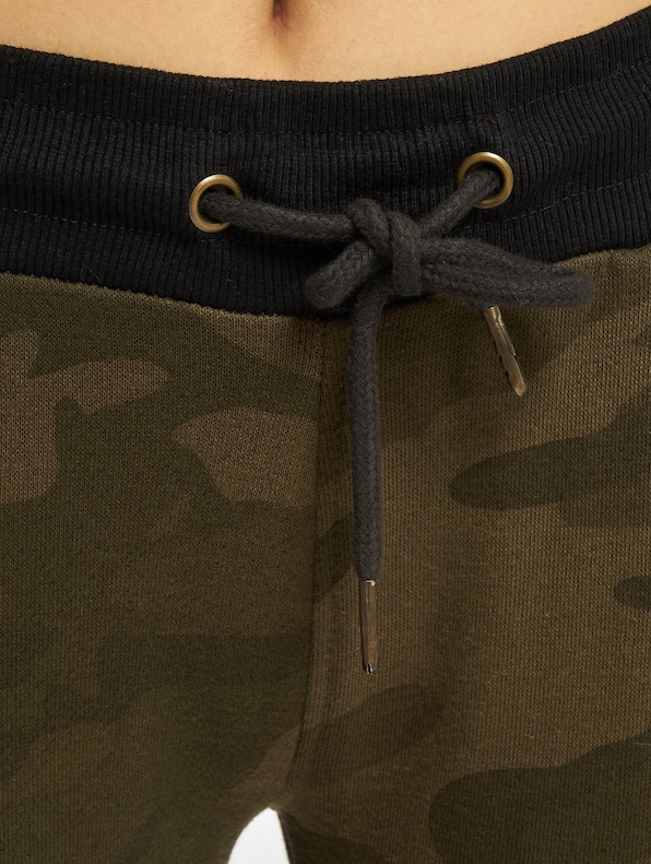 Urban Classics Camo Terry Pants-3