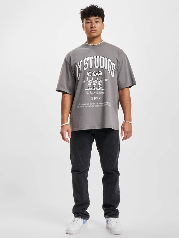 2Y Globus Oversize Tee-4