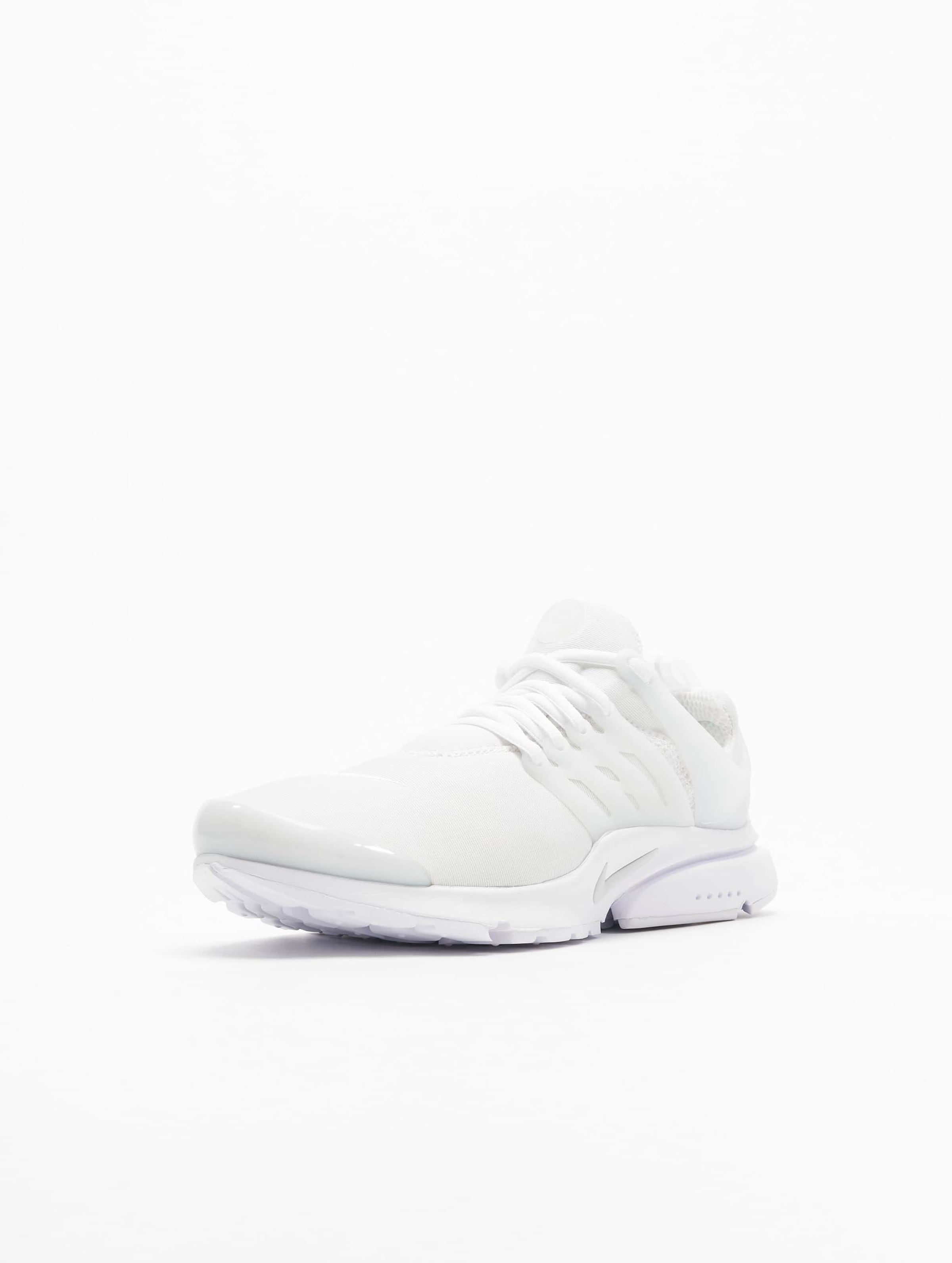 Air presto store all white