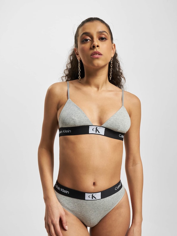 Unlined Triangle -0