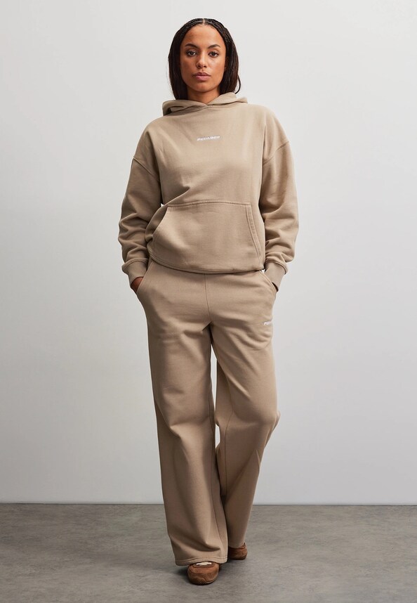 Clarita Logo Oversized -4