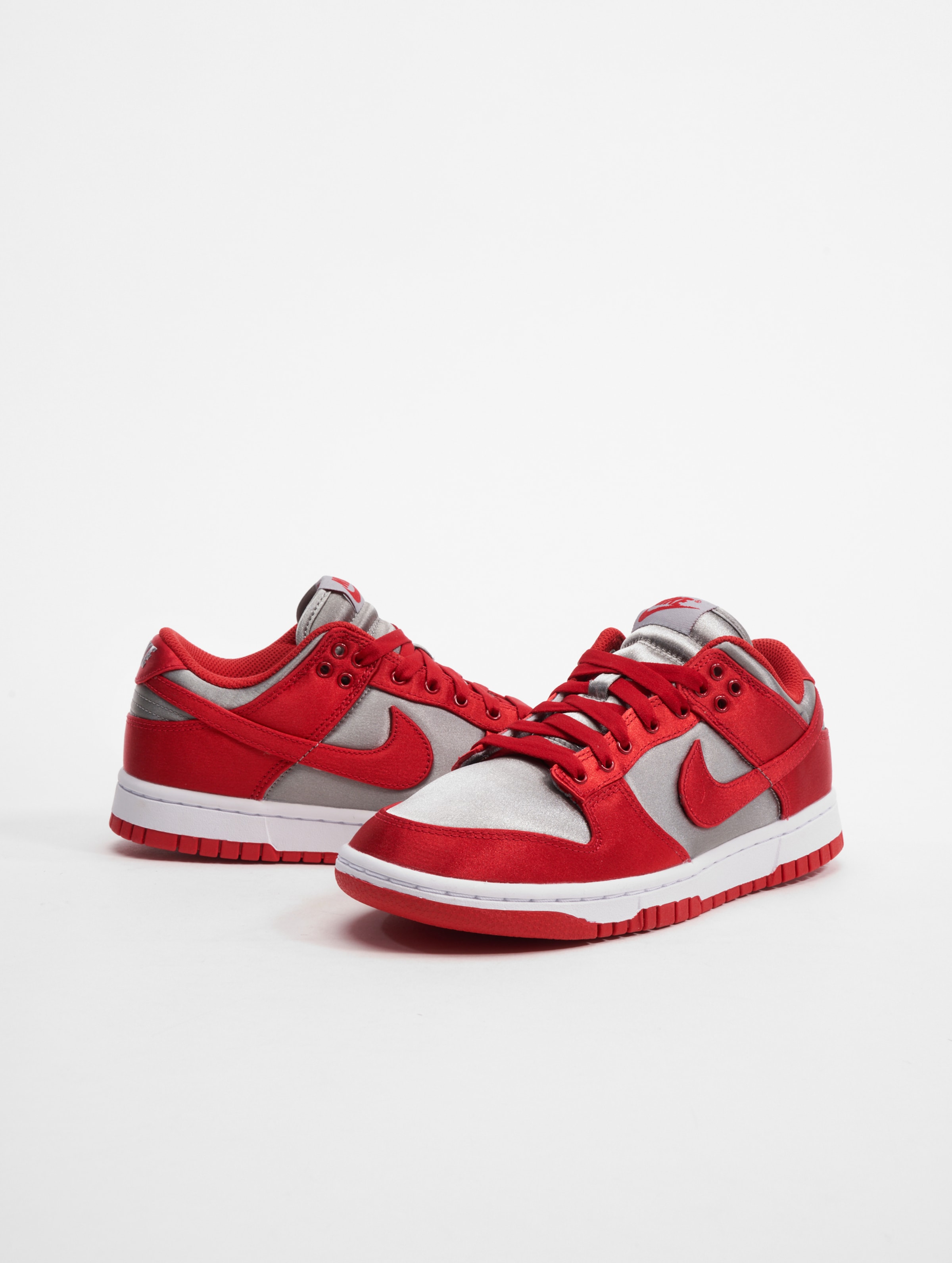 Nike Dunk Low Ess Sneakers Vrouwen op kleur rood, Maat 35.5