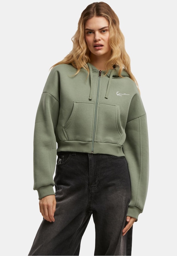 Small Signature Essential Crop-0