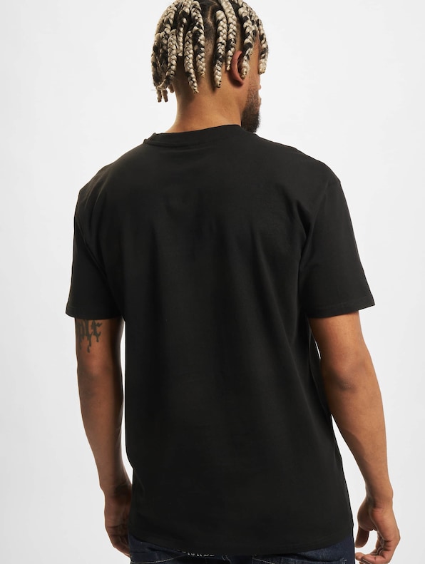 Upscale Bodega Oversize-1