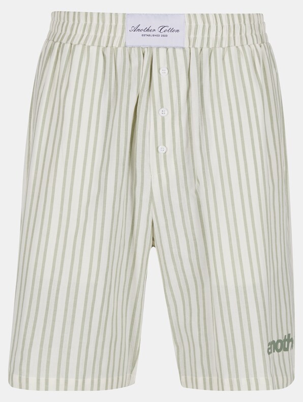 Oversized Striped Short Pants-4