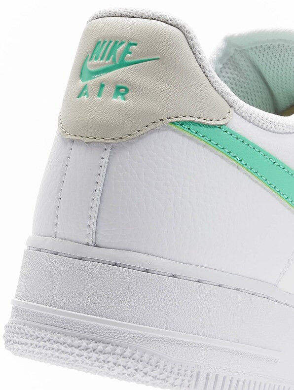 Nike Air Force 1 '07 sneakers in white/green glow