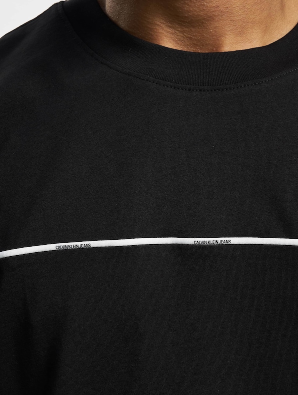 Calvin Klein Boxy Fit T-Shirt-3
