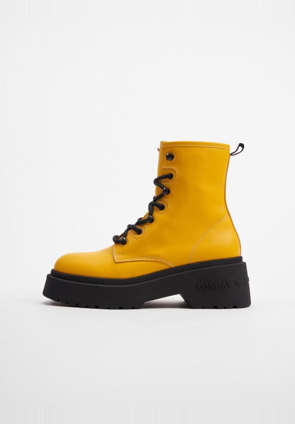 Lace Up Chunky-1