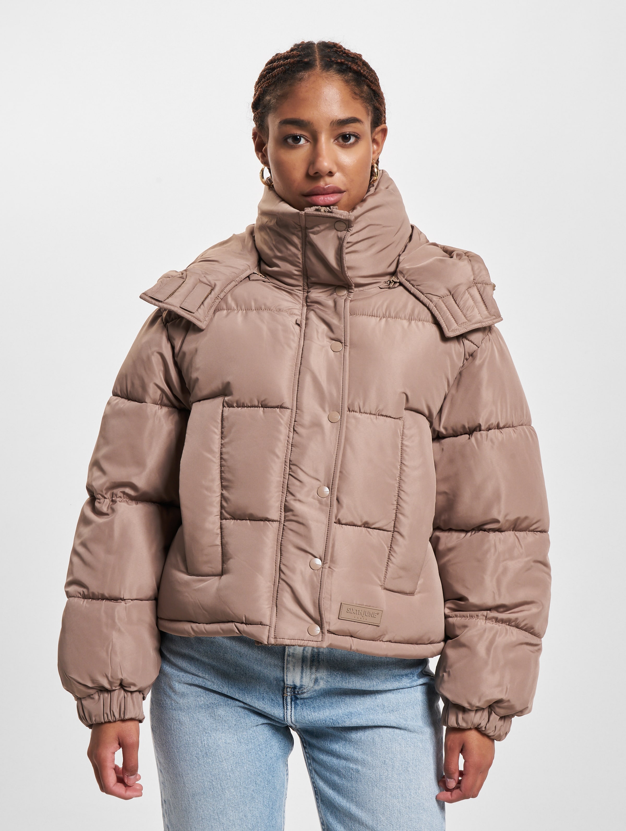 Short hooded puffer on sale jacket