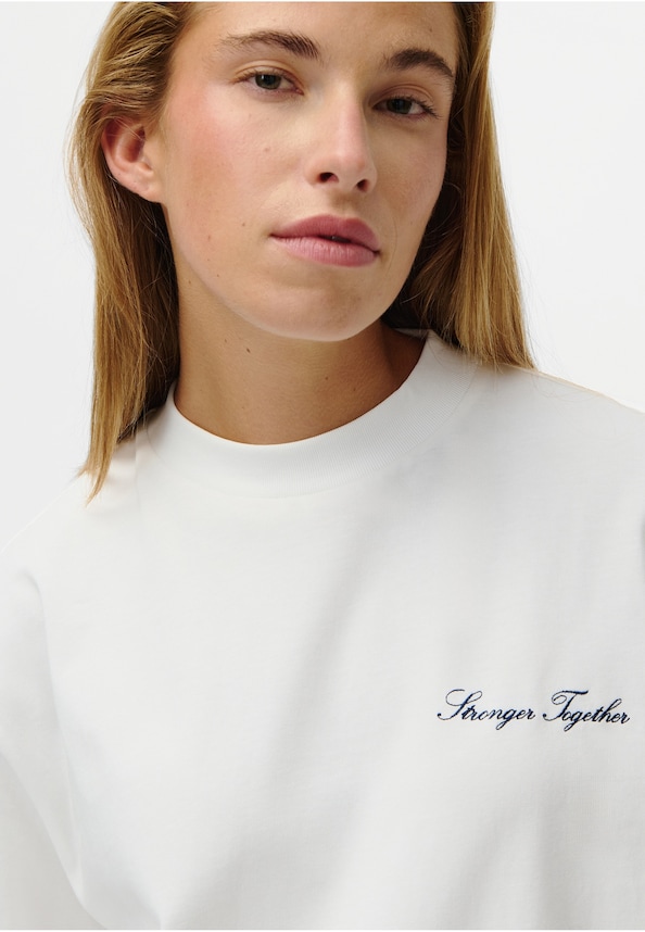 Amara T-Shirt Stronger-3