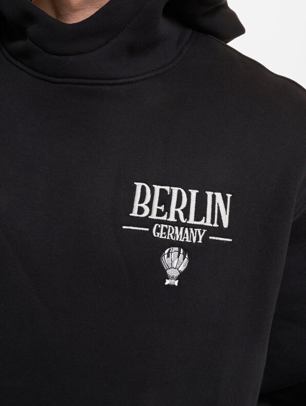 Berlin Candy Bomber BP-4