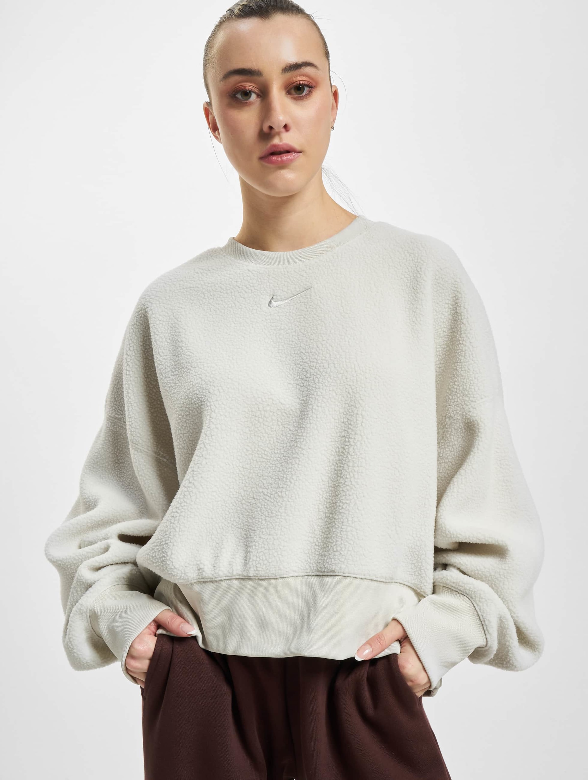 Nike crew trend sweatshirt beige new arrivals