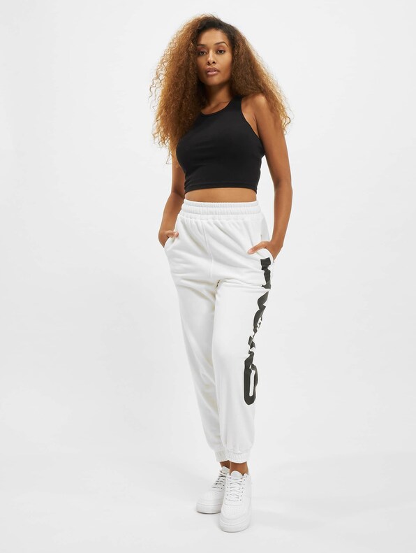 Classic Sweatpants-5
