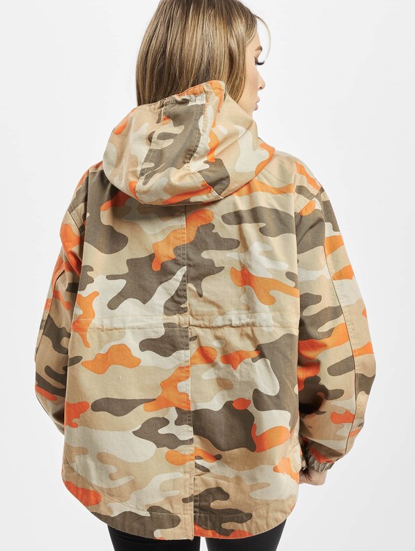 Ladies Oversized Camo-1