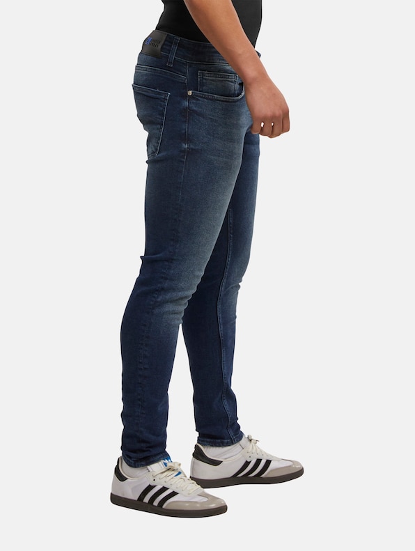 UNEFFECTED Straight Fit Jeans-3