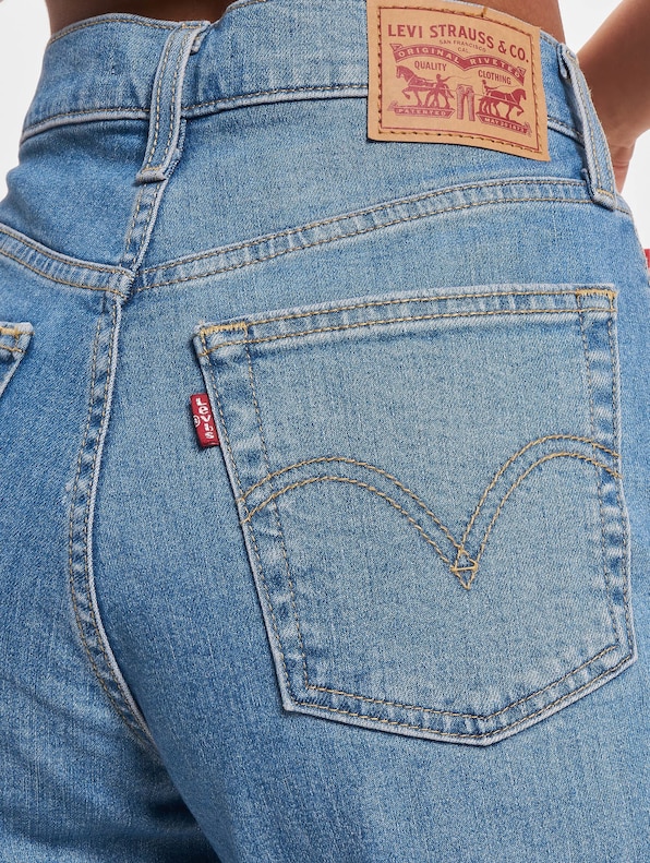 Levi's High Waisted Taper Jeans