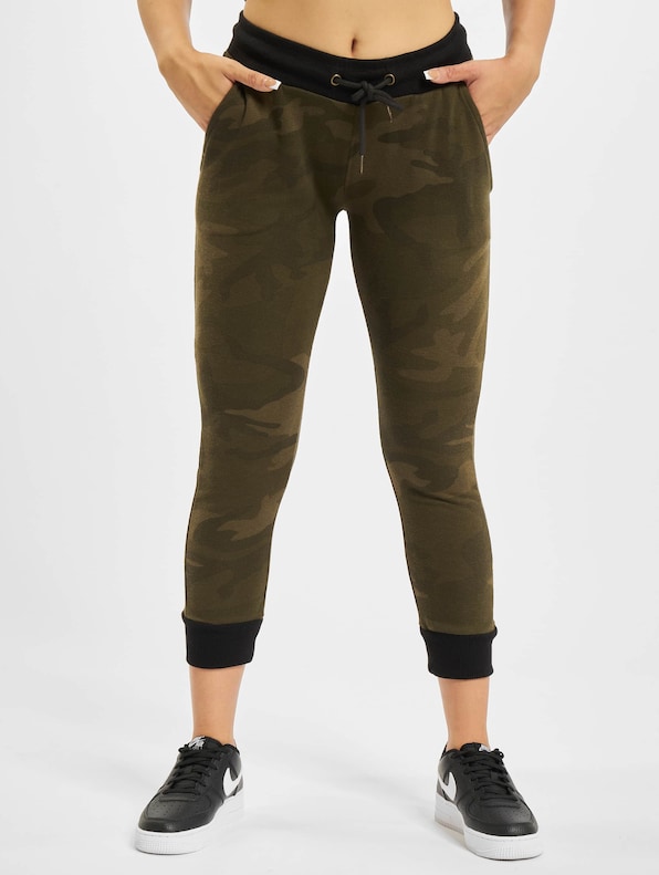 Urban Classics Camo Terry Pants-2