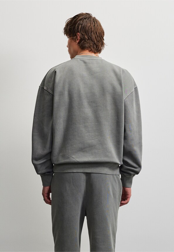 Logo Oversized-1