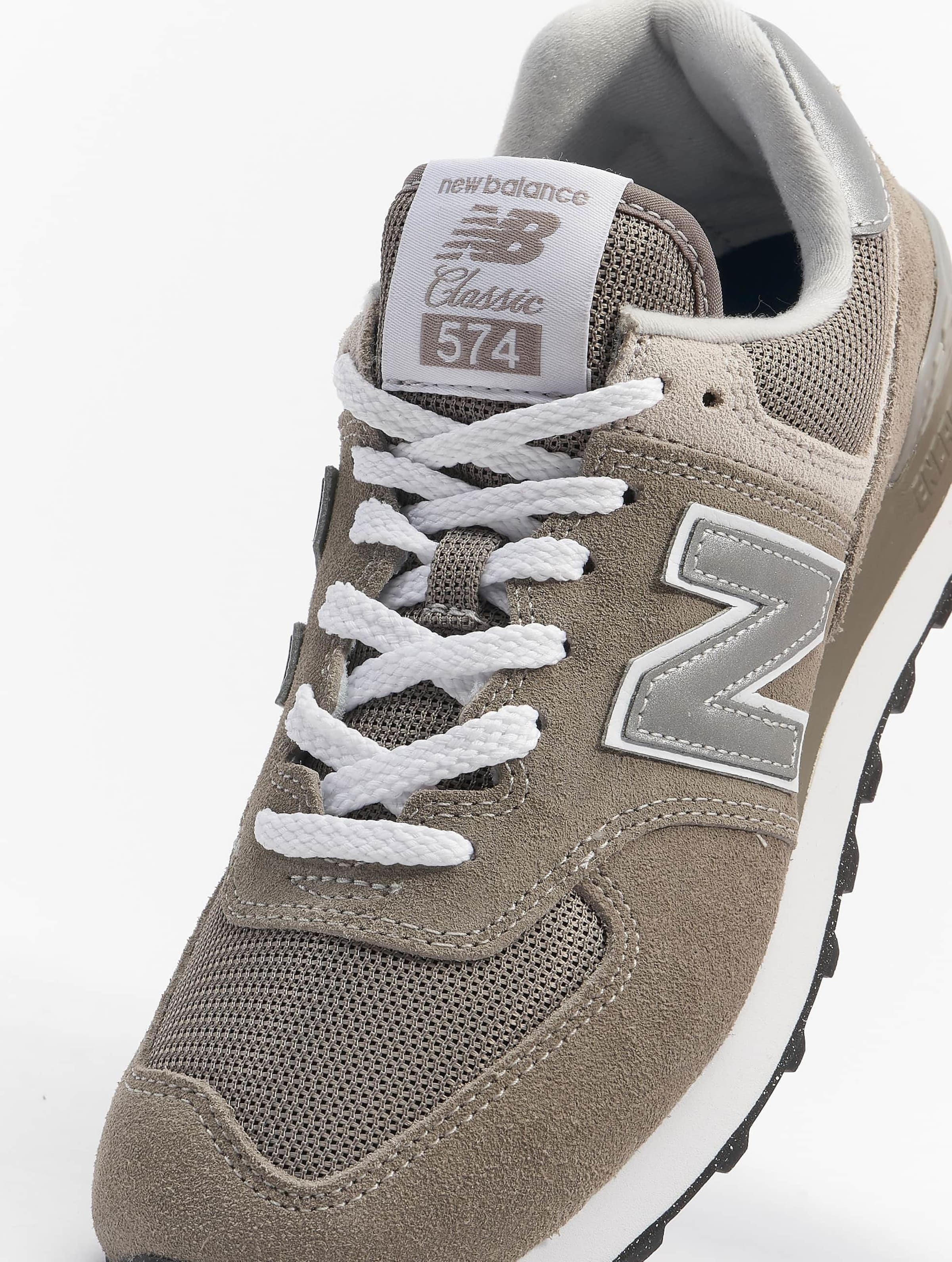 574 DEFSHOP 749