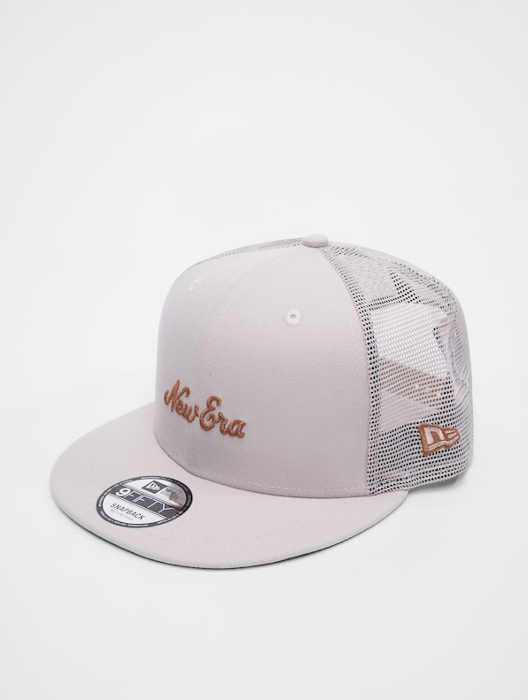New World 9Fifty-0