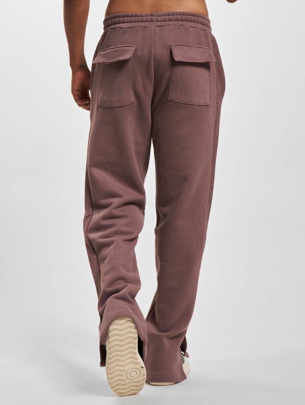 JM233-005-1 SJ Script Logo Back Slit Sweatpants-1