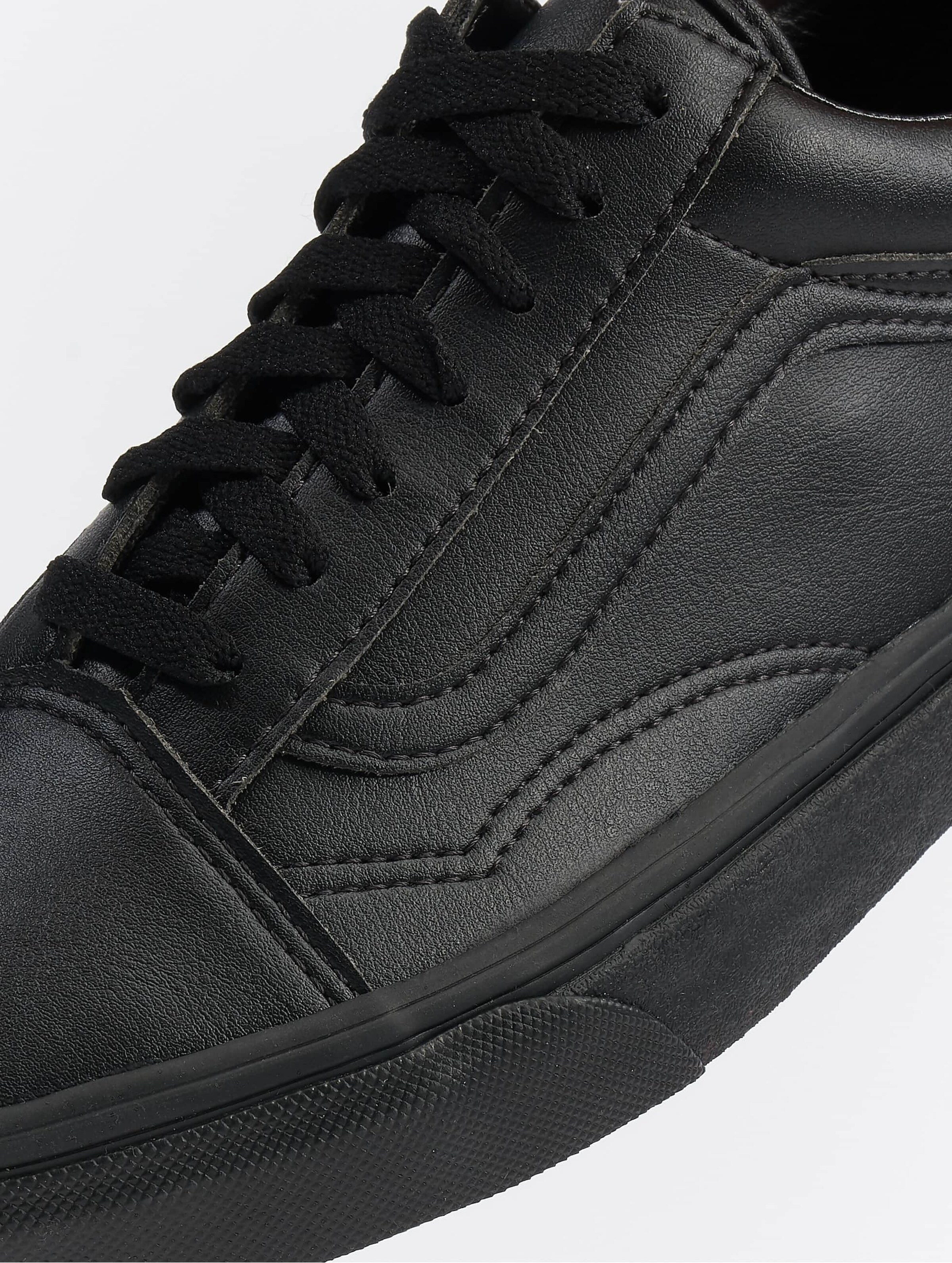 Plain black leather vans deals