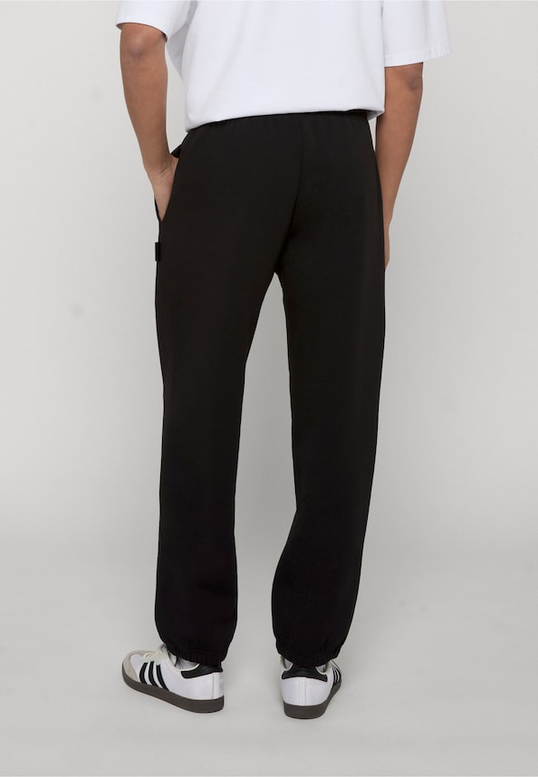 Noir_ Oversized Elasticated Cuff Jogger-1