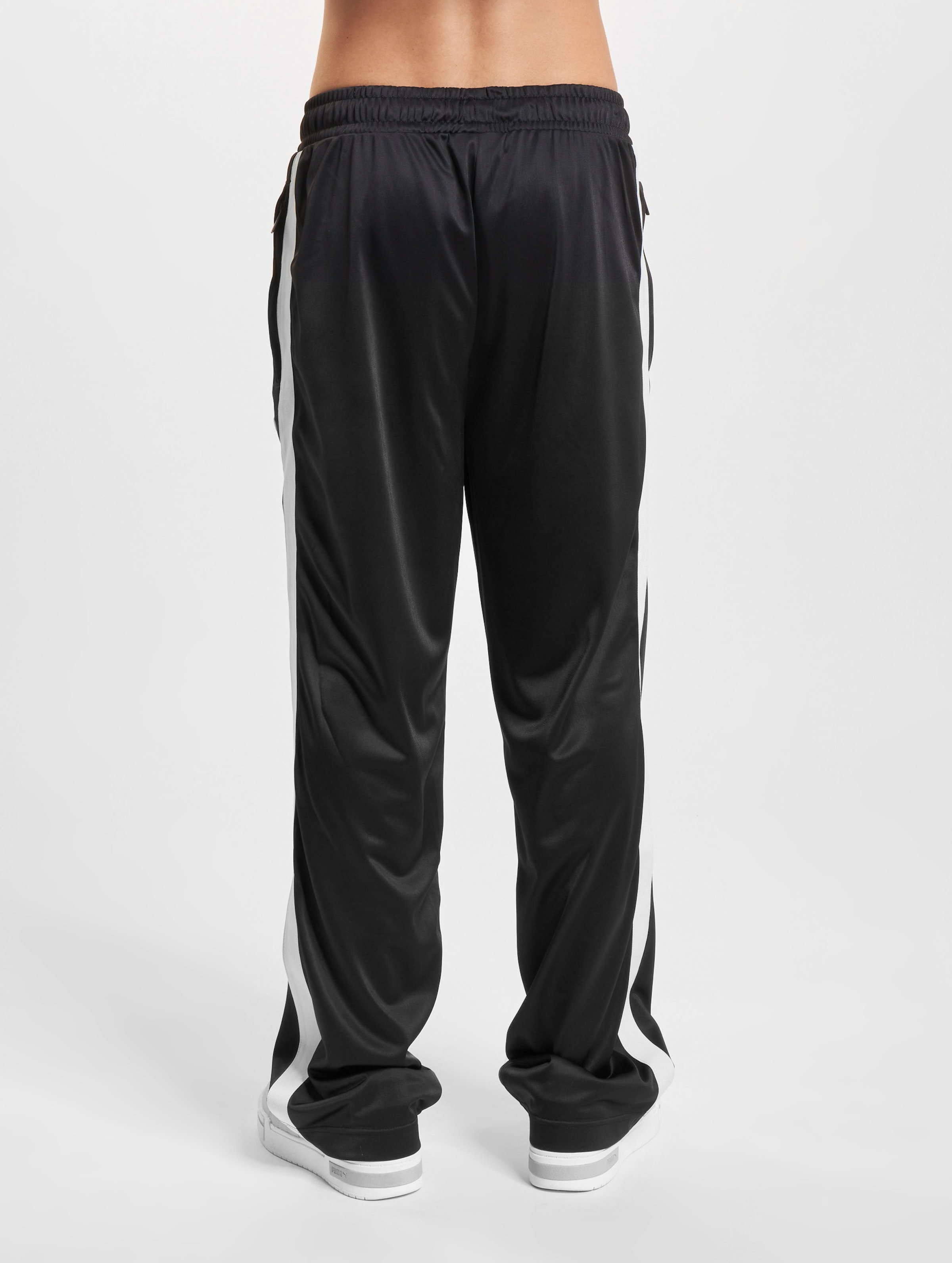 Pants Background Black | Aggi by HALEWSKI
